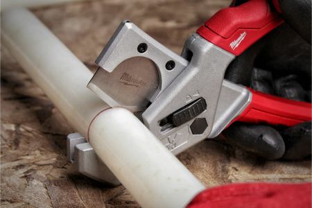 Резак для пластиковых труб Milwaukee 4932479407